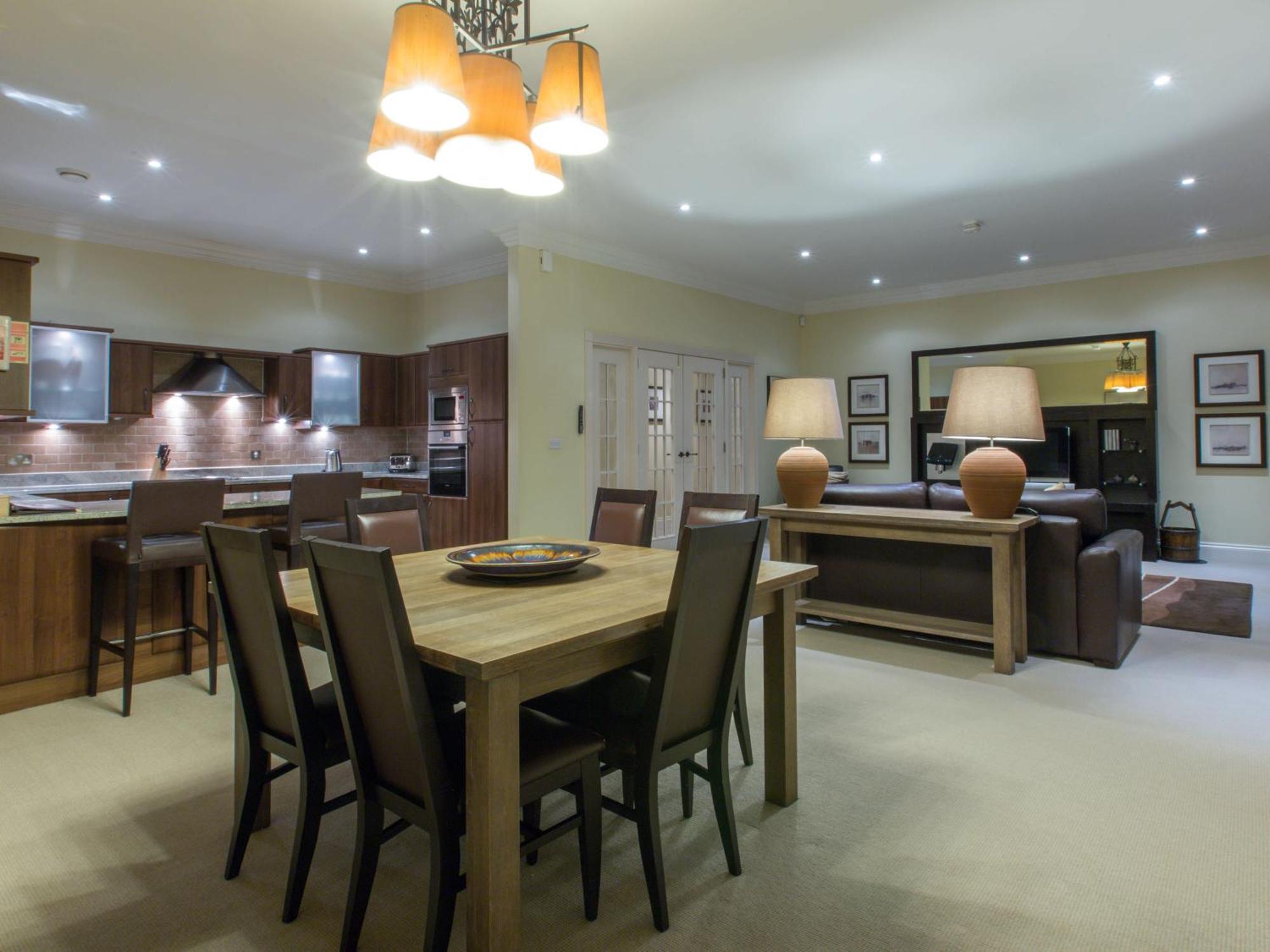Cameron House On Loch Lomond Alexandria Ngoại thất bức ảnh A typical apartment interior