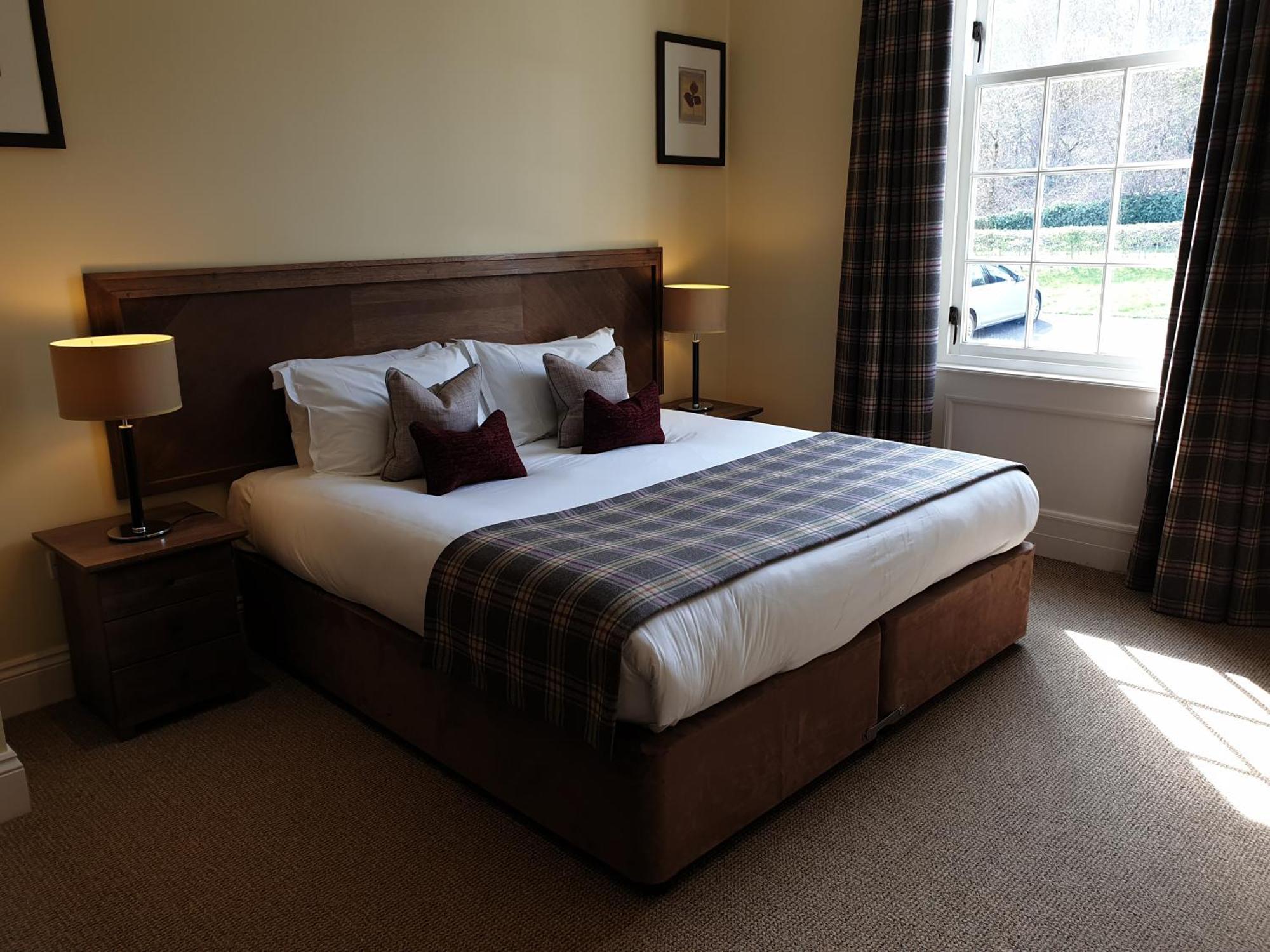 Cameron House On Loch Lomond Alexandria Ngoại thất bức ảnh A bedroom at the hotel